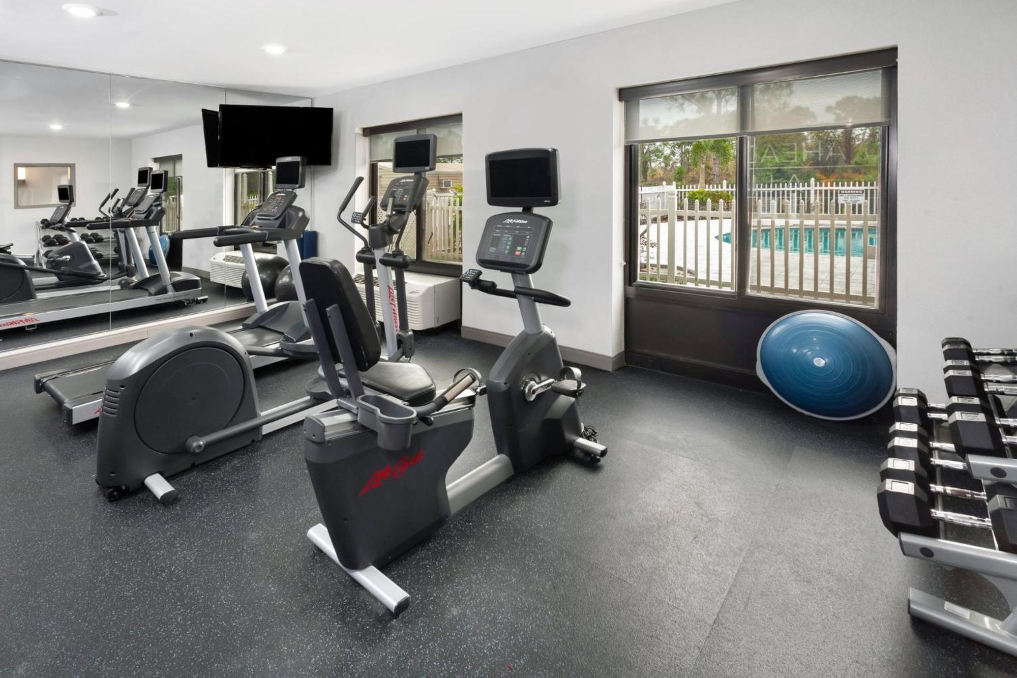 Holiday Inn Express & Suites Sebring By Ihg Екстериор снимка